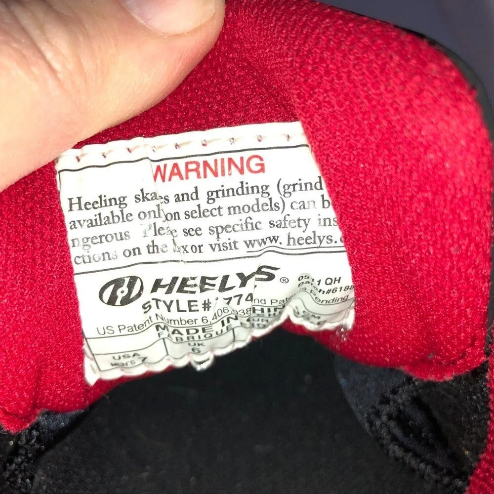 Heelys‎ Black & Gray Sneakers w/Red Piping Men's 7